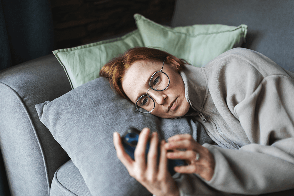 phonecall_depressed_woman