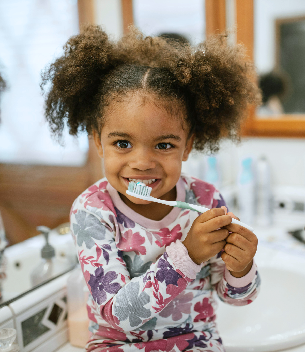 baby-with-brush
